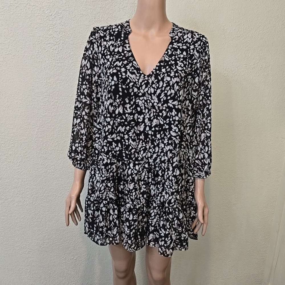 MELLODAY Black and White Printed V-Neck Mini Dress